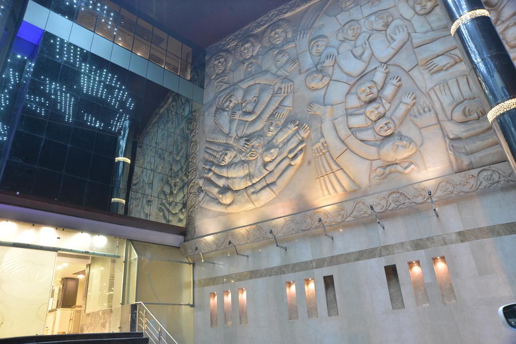 Geetika Galaxy Hotel 坎普尔 外观 照片